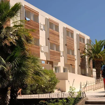 L Ile D Or Hotel 2*